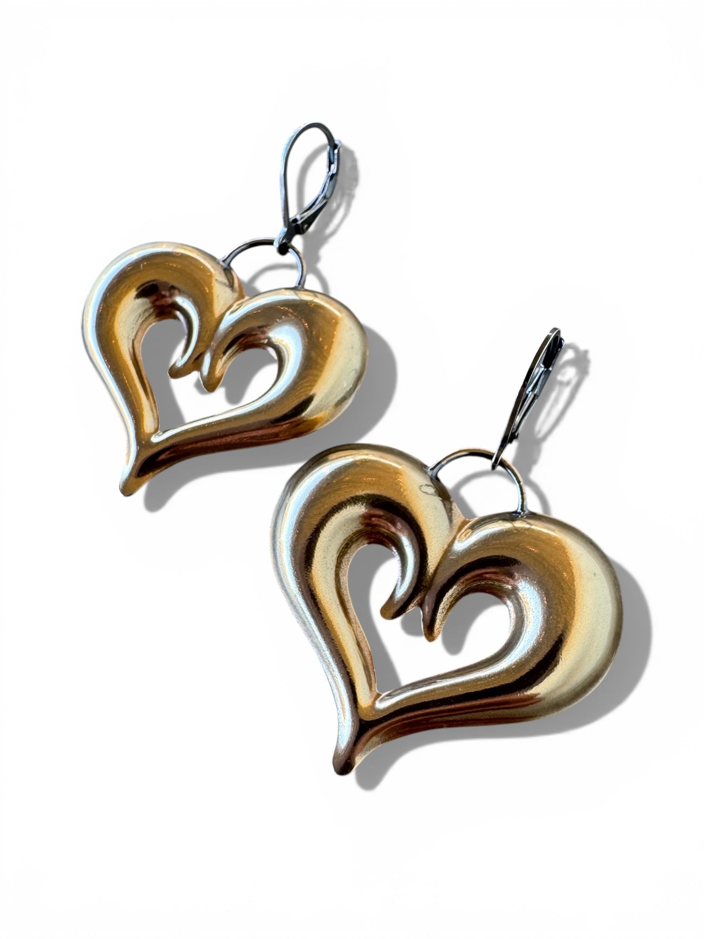 Medium puff heart earrings