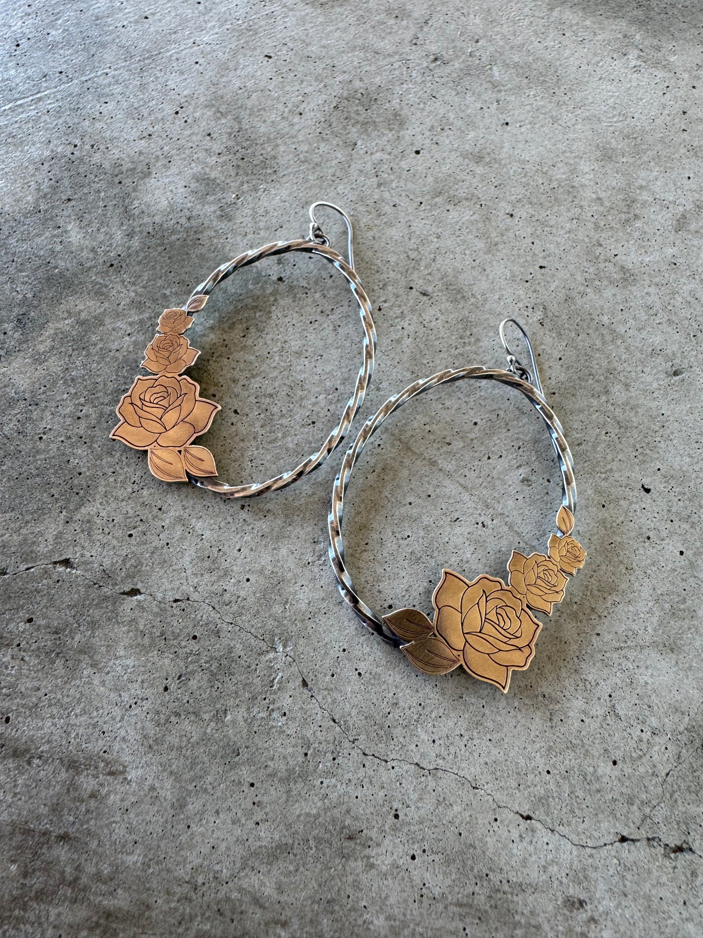 Twisted oval rosas earrings