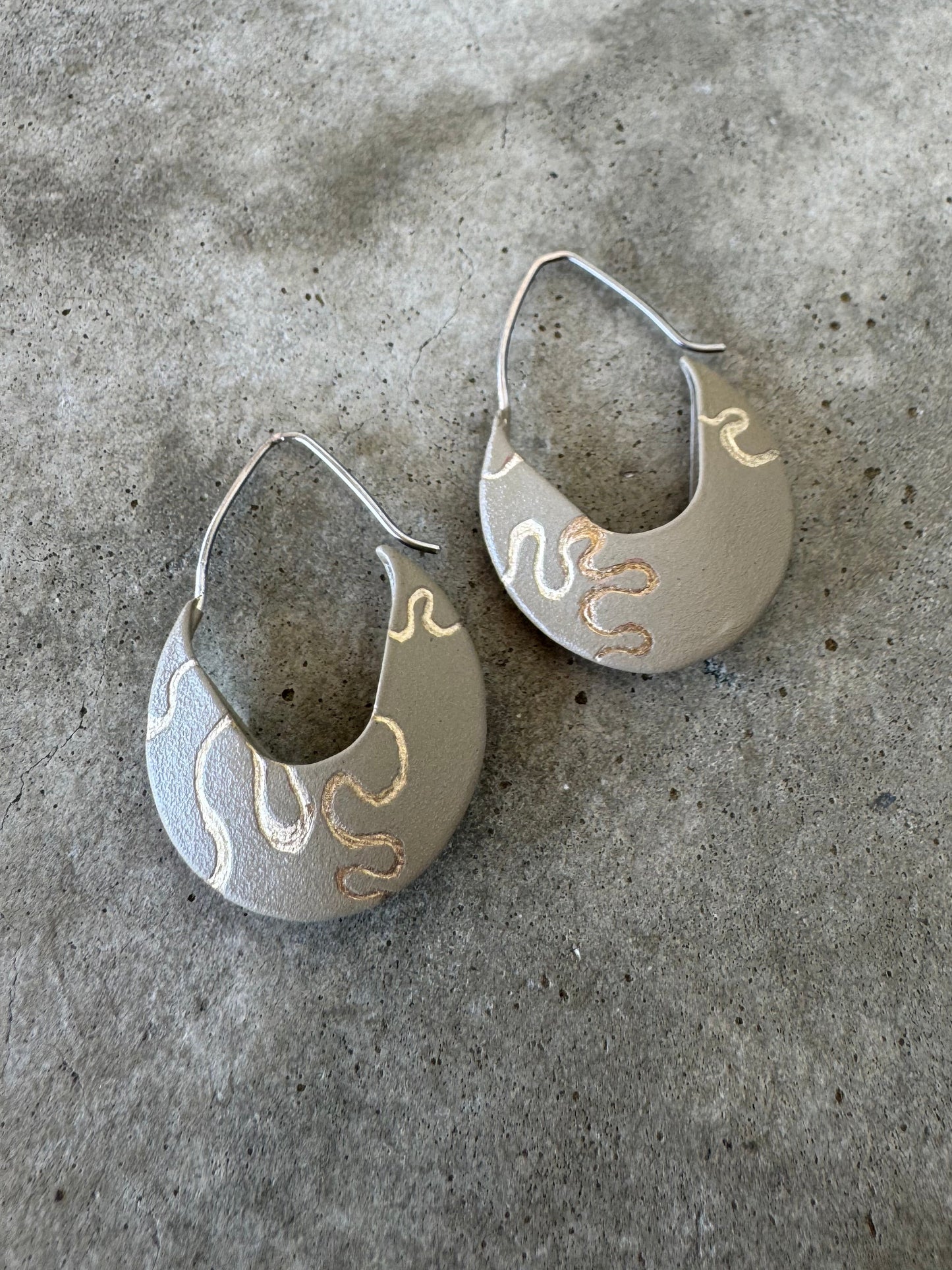 Beige Scorpion Pincer earrings