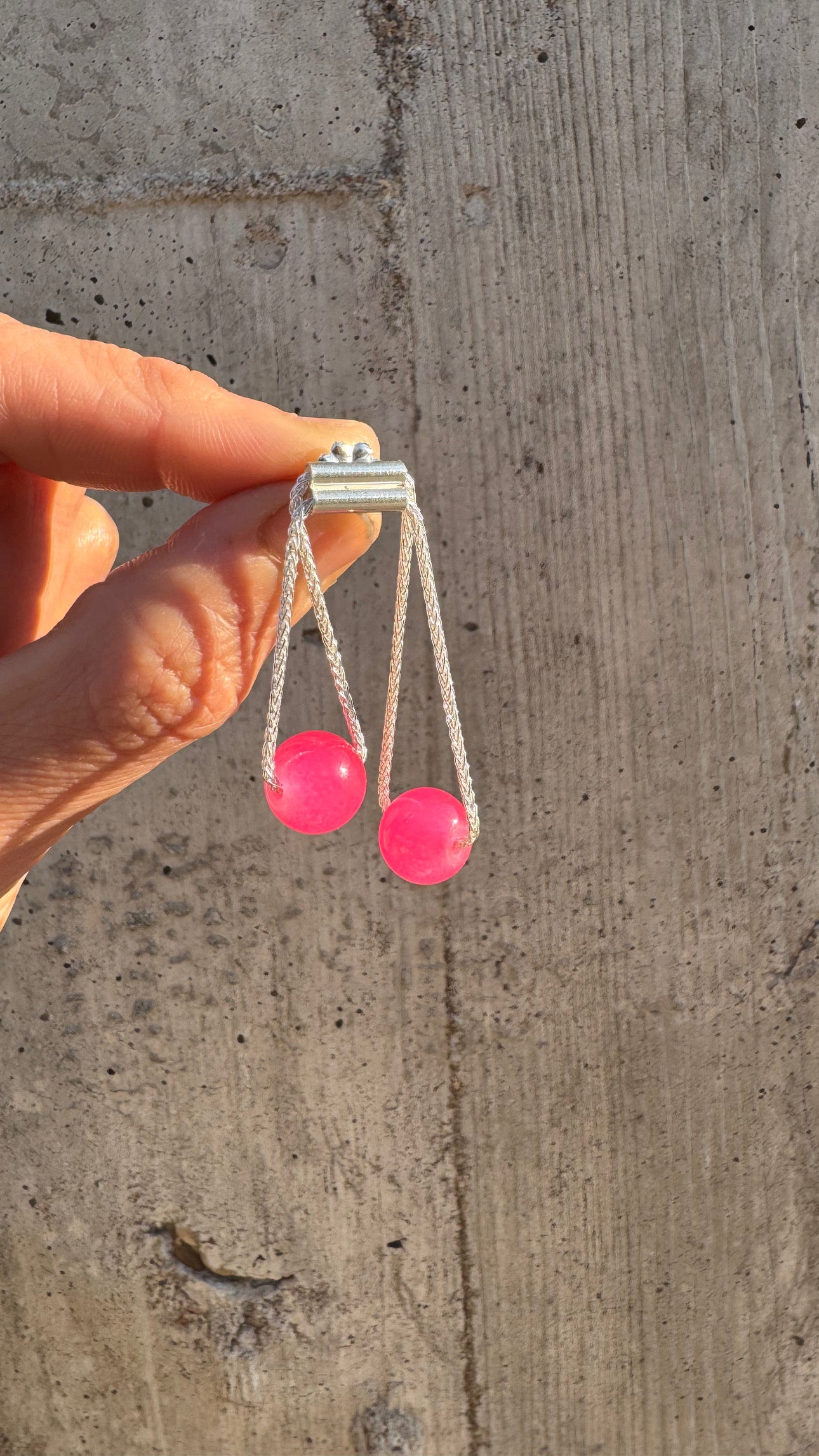 Bolitas post earrings