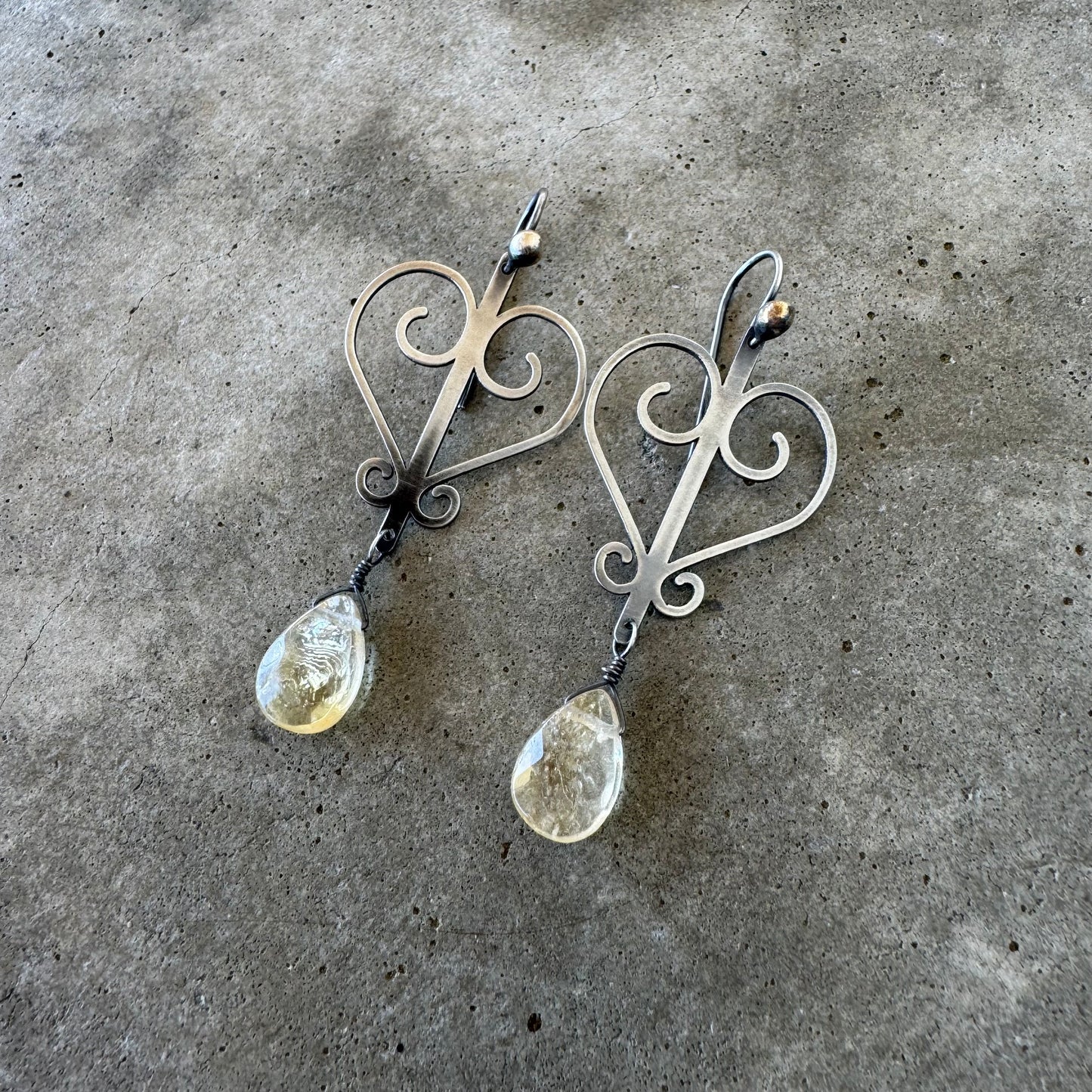 Resguardo del corazon (Guard your heart) earrings
