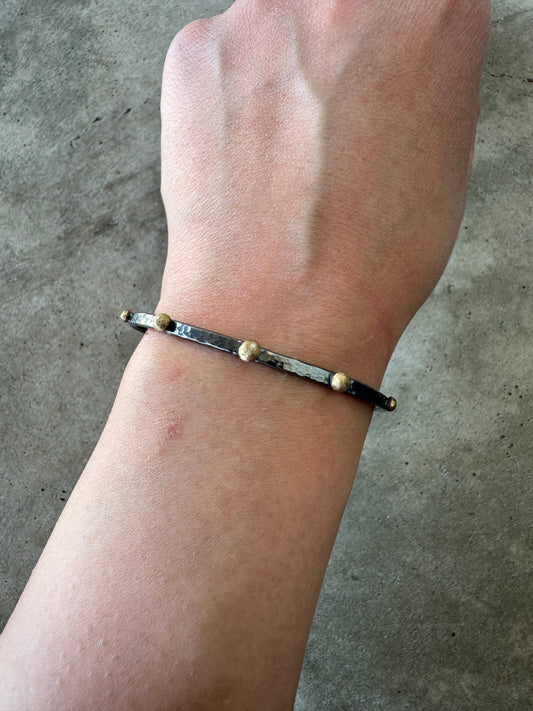 Dot cuff