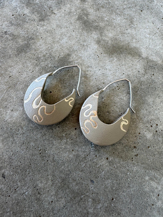 Beige Scorpion Pincer earrings