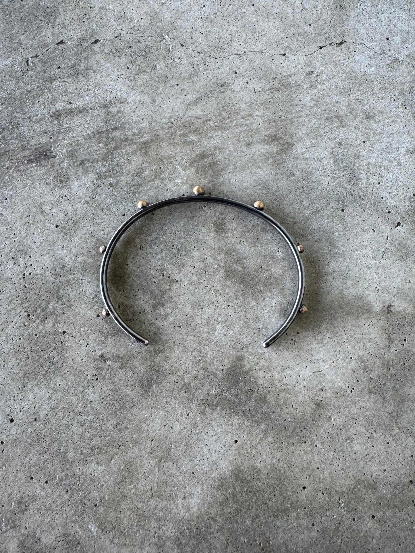 Dot cuff