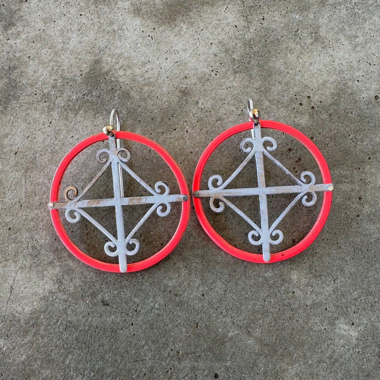 Entre rejas (between grilles) earrings