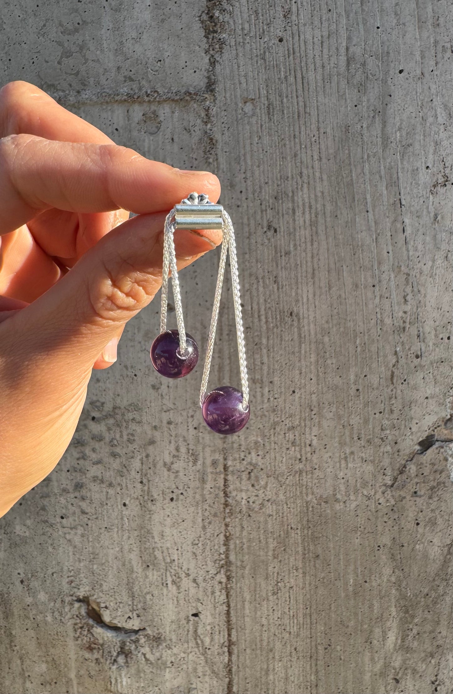 Bolitas post earrings