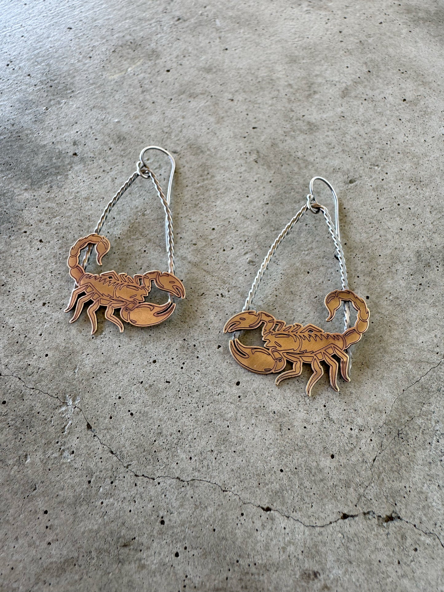 Scorpion twisted arcs