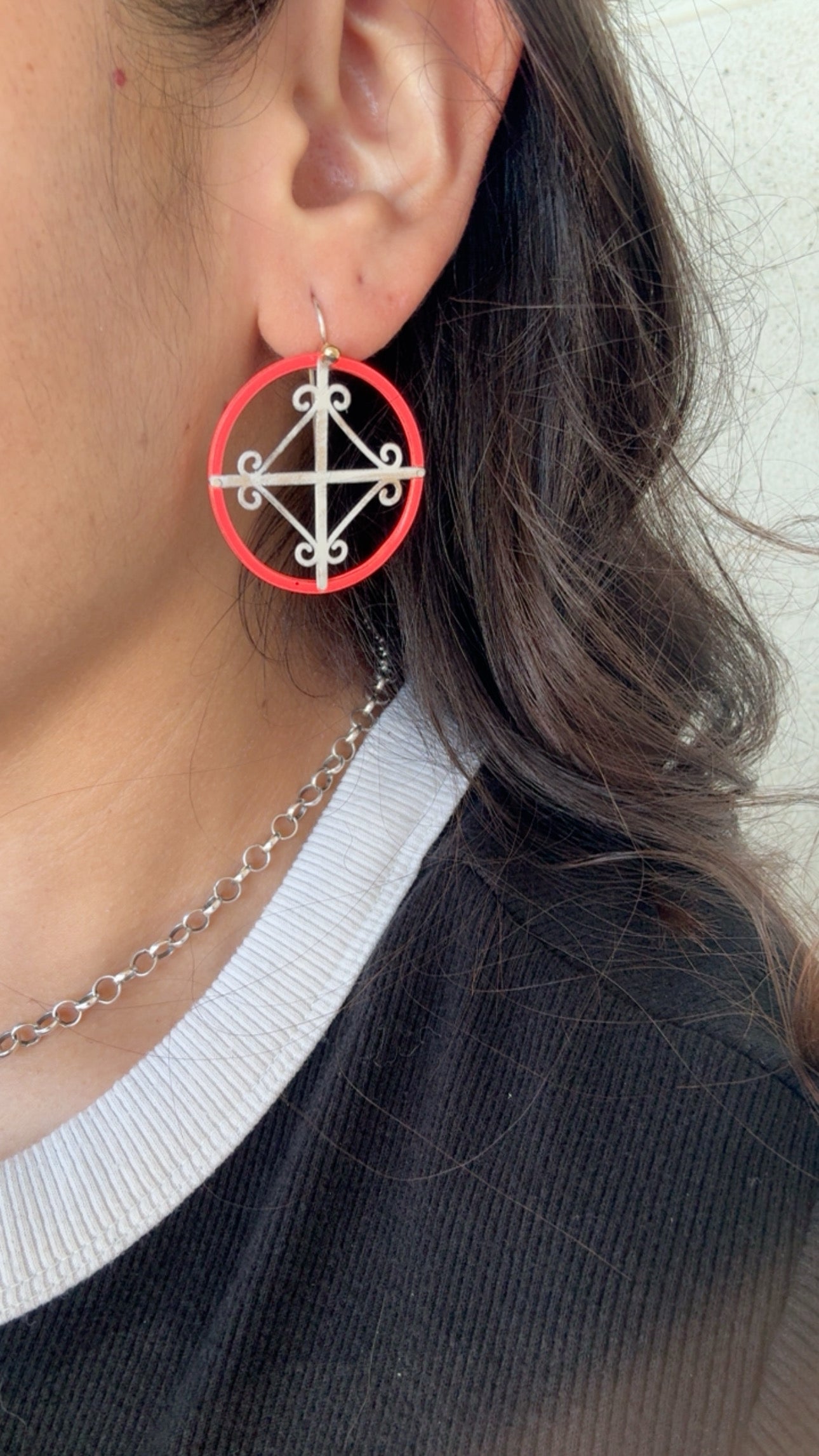 Entre rejas (between grilles) earrings